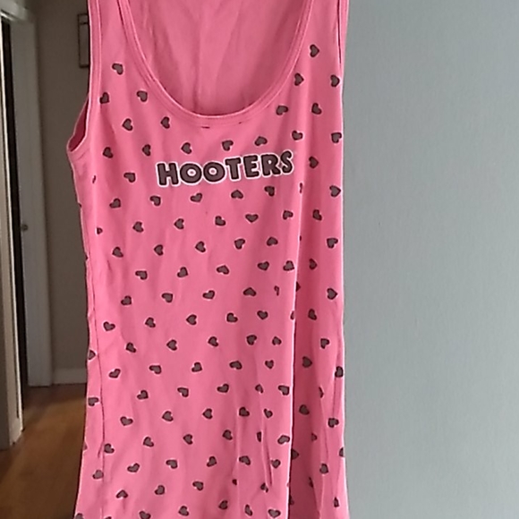 Tops - Hooters tank top